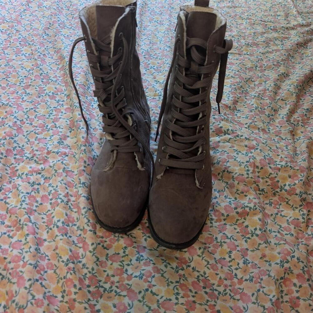 Bamboo Basics Women's Brown and Tan Boots